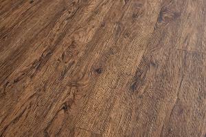 Laminate floor cleaning